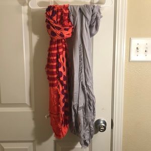 Set of two infinity scarves